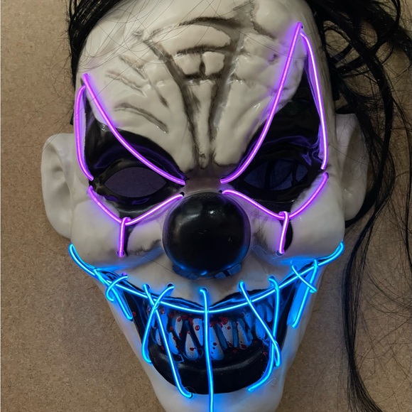 LED Light-Up Clown Mask - Picture 2 of 14